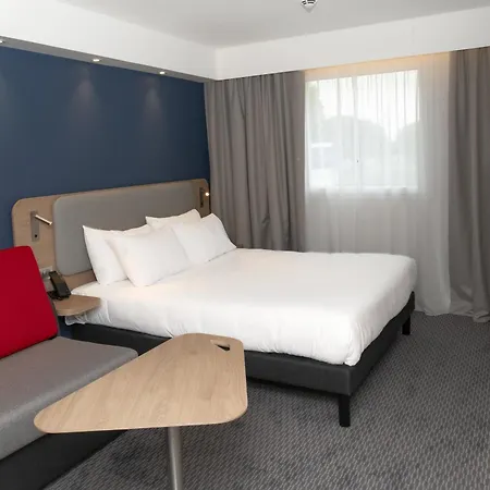 Szálloda Express Caen By Ihg 3*