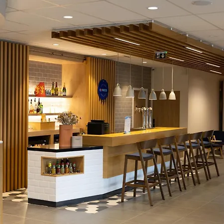 Szálloda Express Caen By Ihg 3*